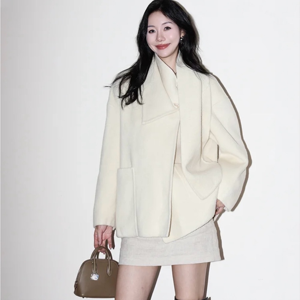 Women’s Wool Scarf Coat/Jacket Cream Color